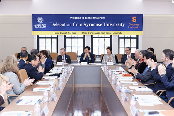 Syracuse 대학교 방문 행사 참석